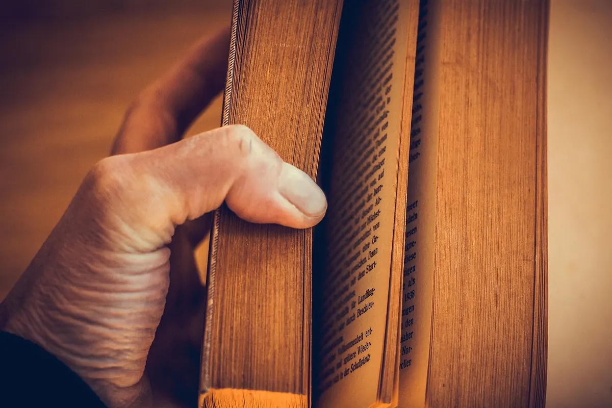 Fiction vs Non-Fiction Blurbs: A Side-by-Side Comparison